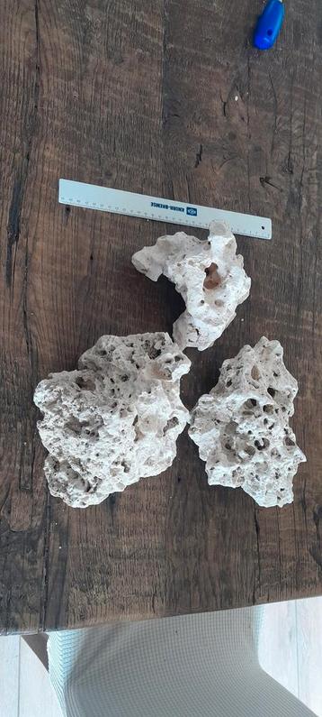 Roche et pierre à trou pour décoration aquarium cichlidés, Enlèvement ou Envoi, Comme neuf
