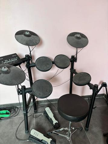 Batterie électronique yamaha DTX402K avec siège, Musique & Instruments, Enlèvement, Utilisé, Yamaha