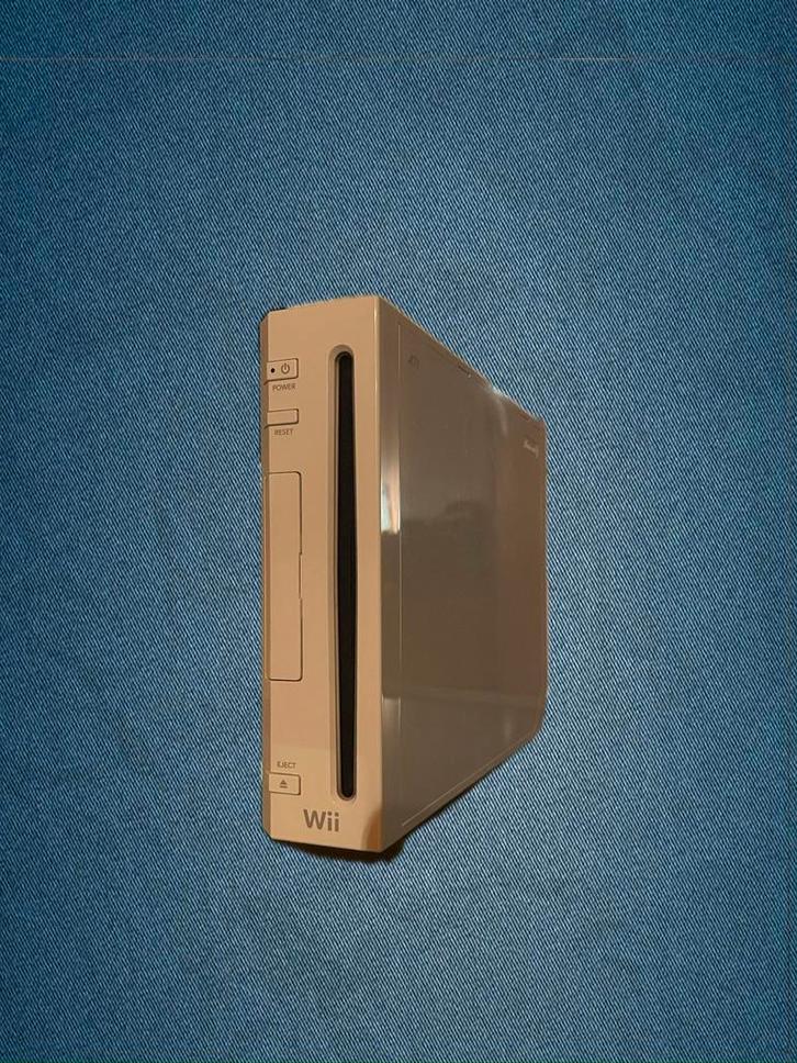 Nintendo Wii Console + Games! |  Retro FamilyFun!, Games en Spelcomputers, Spelcomputers | Nintendo Wii, Zo goed als nieuw, Met 2 controllers