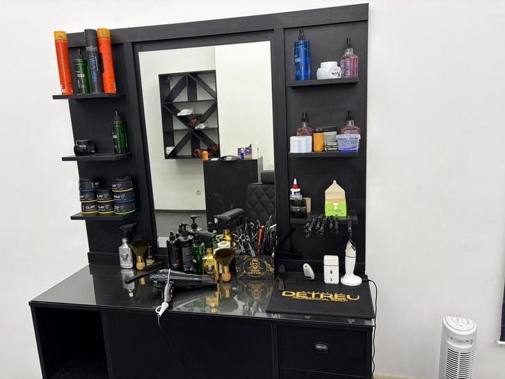 Kapperzaak spullen te koop., Huis en Inrichting, Kasten | Vitrinekasten, Zo goed als nieuw, Ophalen