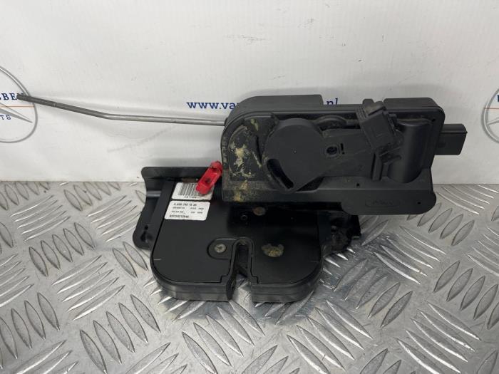 Slotmechaniek Achterklep van een Mercedes Vito, Auto-onderdelen, Carrosserie, Mercedes-Benz, Gebruikt, 3 maanden garantie