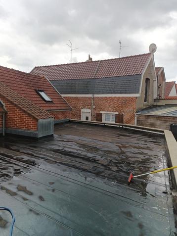 Couvreur  beschikbaar voor biedingen
