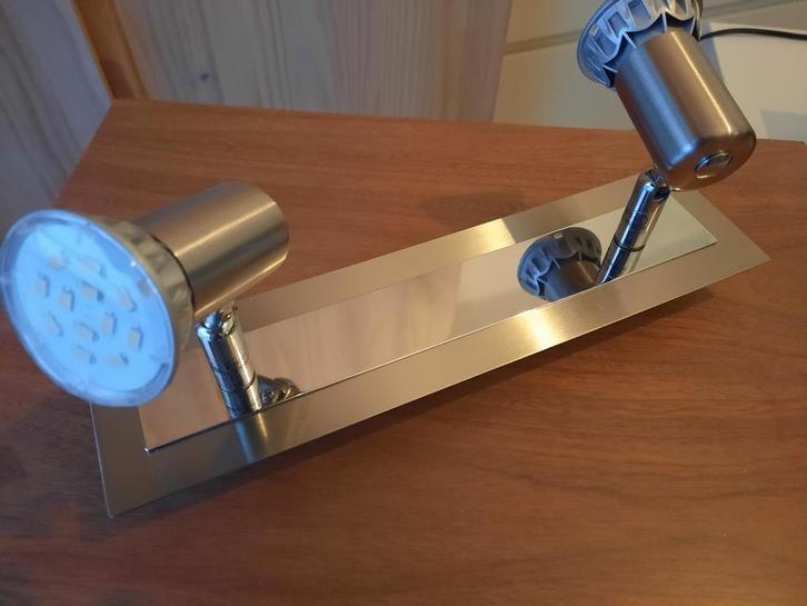 Opbouwspot led - 220 V., Huis en Inrichting, Lampen | Spots, Zo goed als nieuw, Plafondspot of Wandspot, Metaal of Aluminium, Led