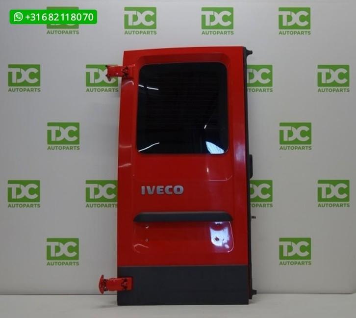 Iveco Daily ('08-'11) Achterdeur links met ruit rood H1, Autos : Pièces & Accessoires, Carrosserie & Tôlerie, Porte, Arrière, Gauche