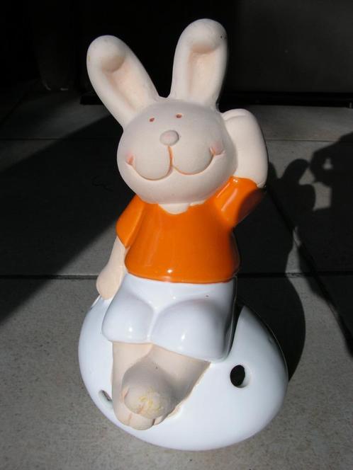 Lampe de fête en poterie en forme de lapin., Divers, Pâques, Comme neuf, Enlèvement ou Envoi
