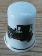 Porseleinen vingerhoedje met oldtimer/ auto, Collections, Dés à coudre, Enlèvement ou Envoi, Comme neuf, Porcelaine