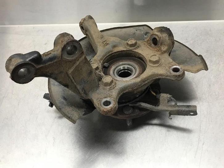 WIELNAAF VOOR Toyota Auris (E15) (01-2006/09-2012), Auto-onderdelen, Remmen en Aandrijving, Toyota, Gebruikt