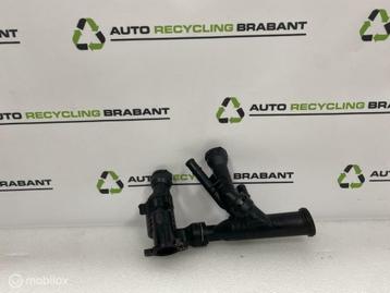 Thermostaathuis Audi A3 8V Facelift ORIGINEEL 04L121111H beschikbaar voor biedingen