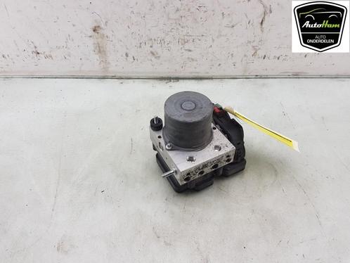 ABS POMP Skoda Fabia III Combi (NJ5) (01-2014/12-2022), Auto-onderdelen, Overige Auto-onderdelen, Skoda, Gebruikt