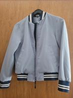 Ensemble de vêtements de première communion, Enlèvement