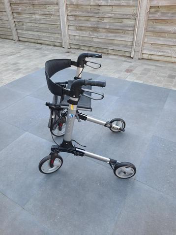 Rollator opvouwbaar disponible aux enchères