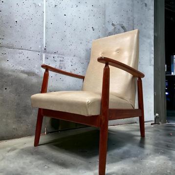 Vintage eenzit / zetel / fauteuil   beschikbaar voor biedingen