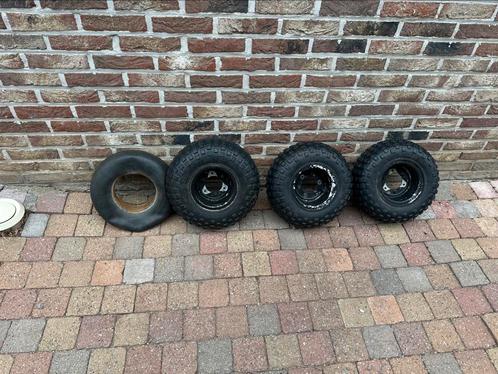 Suzuki lt 50  - 3 OEM velgen + binnenband, Motoren, Quads en Trikes, Ophalen