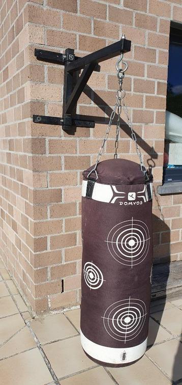 Sac de frappe avec support mural beschikbaar voor biedingen