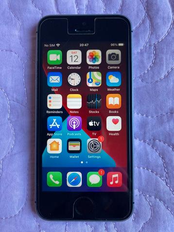 Iphone SE 32GB 1gen heel goede staat!!! beschikbaar voor biedingen