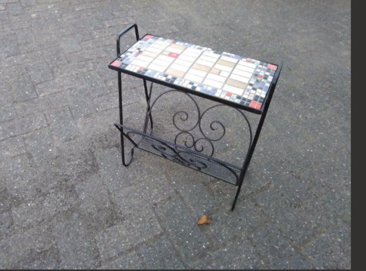 VINTAGE KRANTENHOUDER en BIJSTELKASJE, Huis en Inrichting, Woonaccessoires | Krantenbakken en Lectuurbakken, Gebruikt, Ophalen of Verzenden