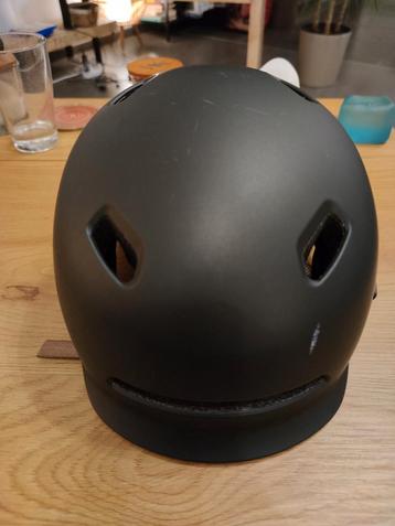 Casque avec avertisseur de freinage beschikbaar voor biedingen