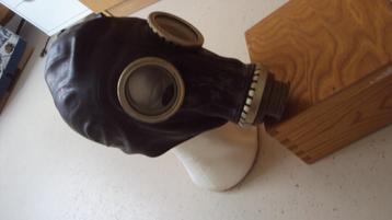 zwart gasmasker rubber  DDR "fetish" ;) beschikbaar voor biedingen