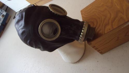 zwart gasmasker rubber  DDR "fetish" ;), Verzamelen, Militaria | Algemeen, Ophalen of Verzenden
