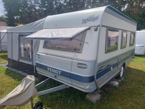 Fendt 450 + 4 seizoenstent, Caravans en Kamperen, Caravans, Particulier, 1000 - 1250 kg, Treinzit, Fendt, Dwarsbed, Hefbed, 6 tot 7 meter