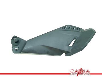 CADRE DE COUVERTURE CADRE DROIT BMW (46638556638), Utilisé