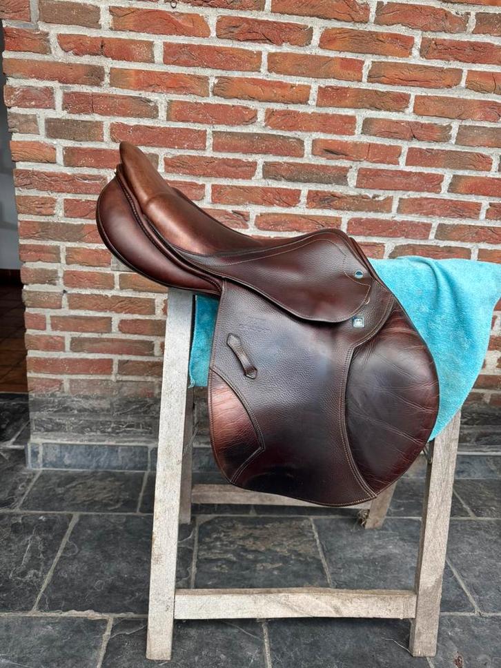 Stübben Springzadel Portos Elite – 17,5”, Dieren en Toebehoren, Paarden en Pony's | Zadels, Zo goed als nieuw, Springen, Ophalen