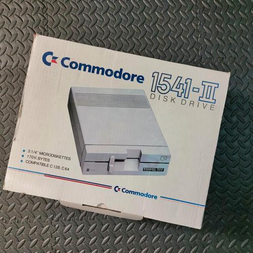 Lecteur de disquettes 1541-II (Disk Drive) 5.25", Computers en Software, Vintage Computers, Ophalen of Verzenden