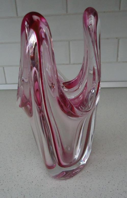 Roze Cristal Vaas van "Val St- Lambert" in prima staat !, Antiek en Kunst, Antiek | Glaswerk en Kristal, Ophalen of Verzenden