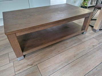 Mooie houten salontafel.  beschikbaar voor biedingen