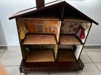 Retro poppenhuis met enkele accessoires, Ophalen, Gebruikt, Poppenhuis