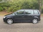 Vw touran 19tdi 7plas 105pk mod 2008 airconditioning ja ctok, Auto's, Voorwielaandrijving, Monovolume, 4 cilinders, Parkeersensor