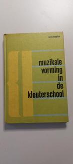 Muzikale vorming in de kleuterschool, Boeken, Ophalen of Verzenden, Gelezen