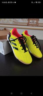 Minivoetbalschoenen in perfecte staat!, Ophalen of Verzenden, Zo goed als nieuw