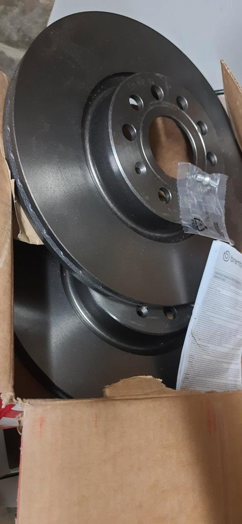 Kit freins avant Brembo Volkswagen Audi disques + plaquettes, Auto-onderdelen, Remmen en Aandrijving, Audi, Volkswagen, Nieuw
