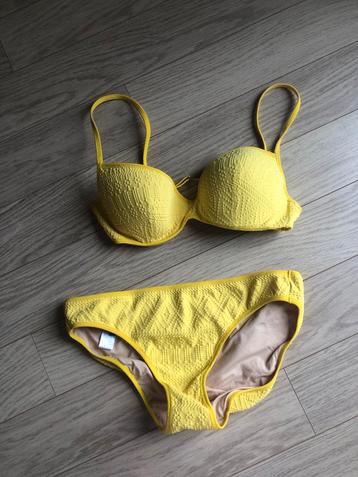 Gele bikini Andres Sarda 