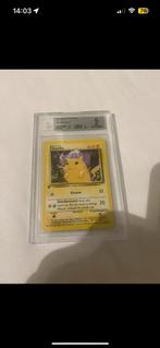 Pikachu first edition, Hobby en Vrije tijd, Verzamelkaartspellen | Pokémon, Ophalen of Verzenden, Zo goed als nieuw