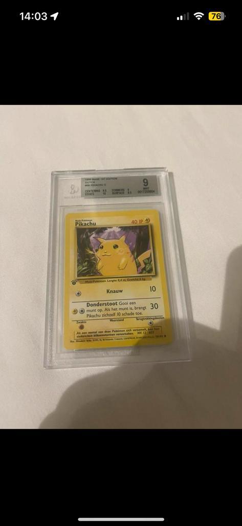 Pikachu first edition, Hobby en Vrije tijd, Verzamelkaartspellen | Pokémon, Zo goed als nieuw, Ophalen of Verzenden