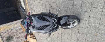 Yamaha aerox/nitro beschikbaar voor biedingen