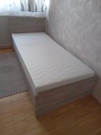 Nieuwe bed met lattenbodem en matras, Nieuw, Ophalen