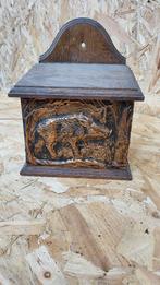 Boîte à tabac / coffret en bois sculpté – sanglier, Enlèvement