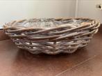 Grote rieten mand, Huis en Inrichting, Woonaccessoires | Schalen en Manden, Ophalen, Gebruikt, Mand