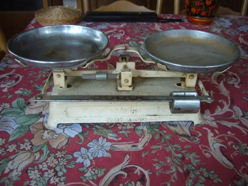 Keuken weegschaal Mesta en gewichtjes, Antiek en Kunst, Antiek | Keukengerei, Ophalen