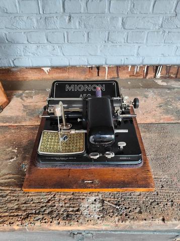 AEG Mignon typemachine, Antiquités & Art, Enlèvement