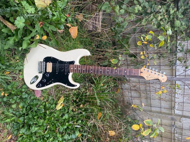 Mexicaanse Fender Stratocaster (H-S-S) te koop, Muziek en Instrumenten, Snaarinstrumenten | Gitaren | Elektrisch, Gebruikt, Solid body