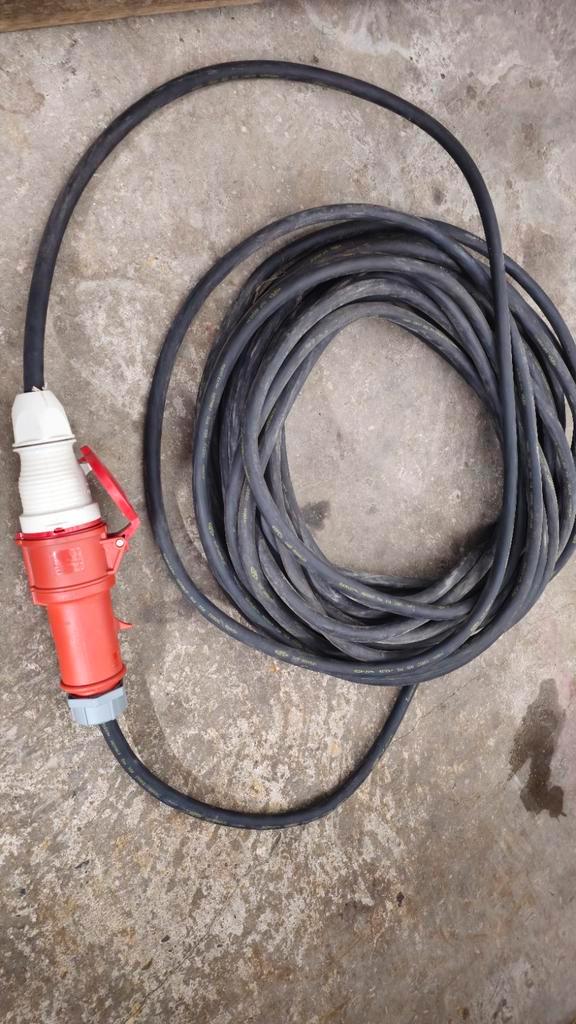 Câble en caoutchouc Eupen H07RN-F 5x6 mm² (5g/6 mm²) (30 m,, Musique & Instruments, Câbles & Prises, Utilisé, Appareillage, Enlèvement ou Envoi