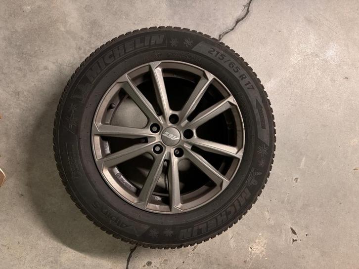 Jantes + pneus, Auto-onderdelen, Banden en Velgen, Banden en Velgen, Winterbanden, 17 inch, 215 mm, Personenwagen, Gebruikt, Ophalen