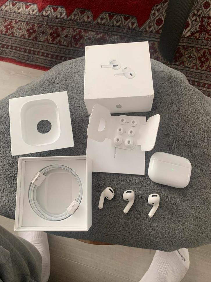 Apple AirPods 2e generatie – losse onderdelen, Telecommunicatie, Mobiele telefoons | Oordopjes, Zo goed als nieuw, Ophalen