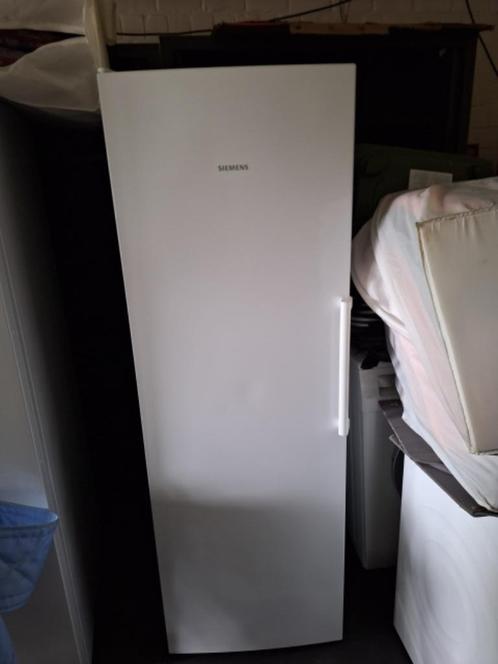 Koelkast Siemens met Crisper Box, Elektronische apparatuur, Koelkasten en IJskasten, Zo goed als nieuw, Zonder vriesvak, 200 liter of meer