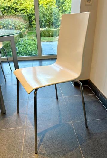 Moderne witte keukenstoelen beschikbaar voor biedingen