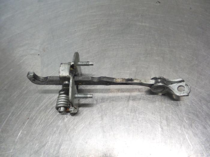 Butée 2portes droite d'un Renault Trafic (Trafic 01-), Autos : Pièces & Accessoires, Carrosserie & Tôlerie, Renault, Utilisé, 3 mois de garantie